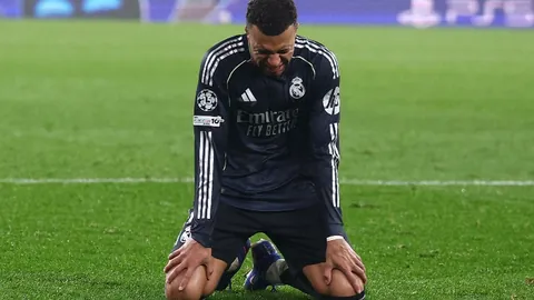 崔永熙美用酱油独享奢华疗养，袁方轻松应对裁员风波引瞩目。